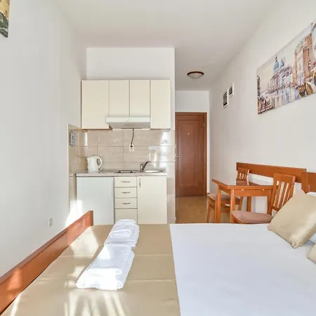 Garni Hotel Milica Herceg Novi Buitenkant foto