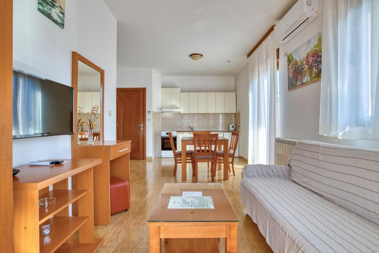 מלון Garni Milica 4*